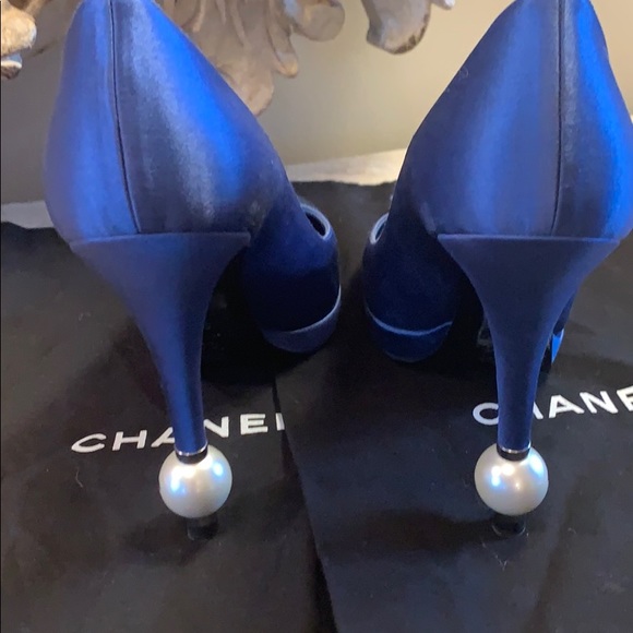 Stunning Rare  CHANEL satin pearl platforms - Picture 7 of 8